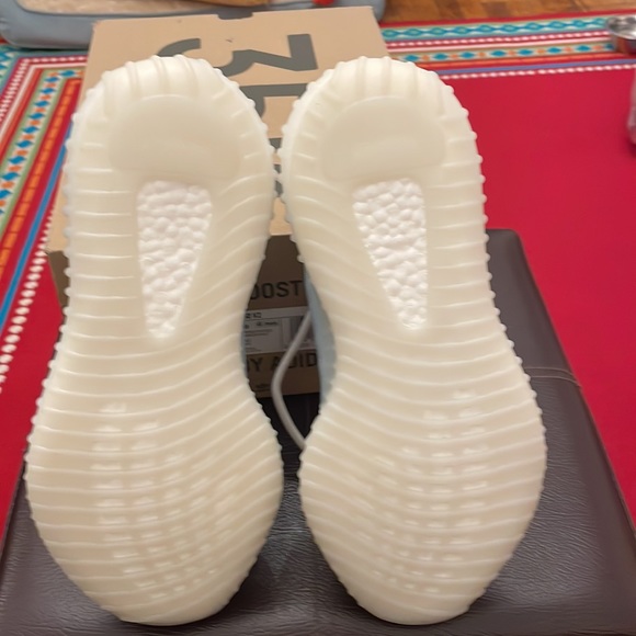 2021 Yeezy Boost 350 V2 'Mono Ice' brand new with tags and box - Picture 7 of 9
